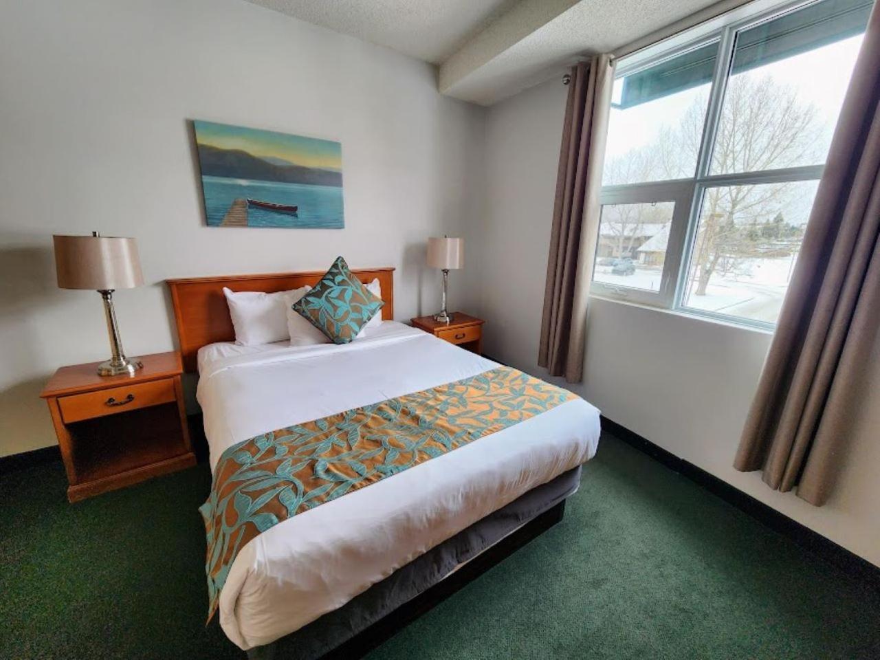 Sunset Mountain Hotel Canmore